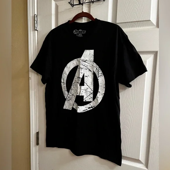 AVENGER~BLACK GRAPHIC TEE~LG - Picture 5 of 7